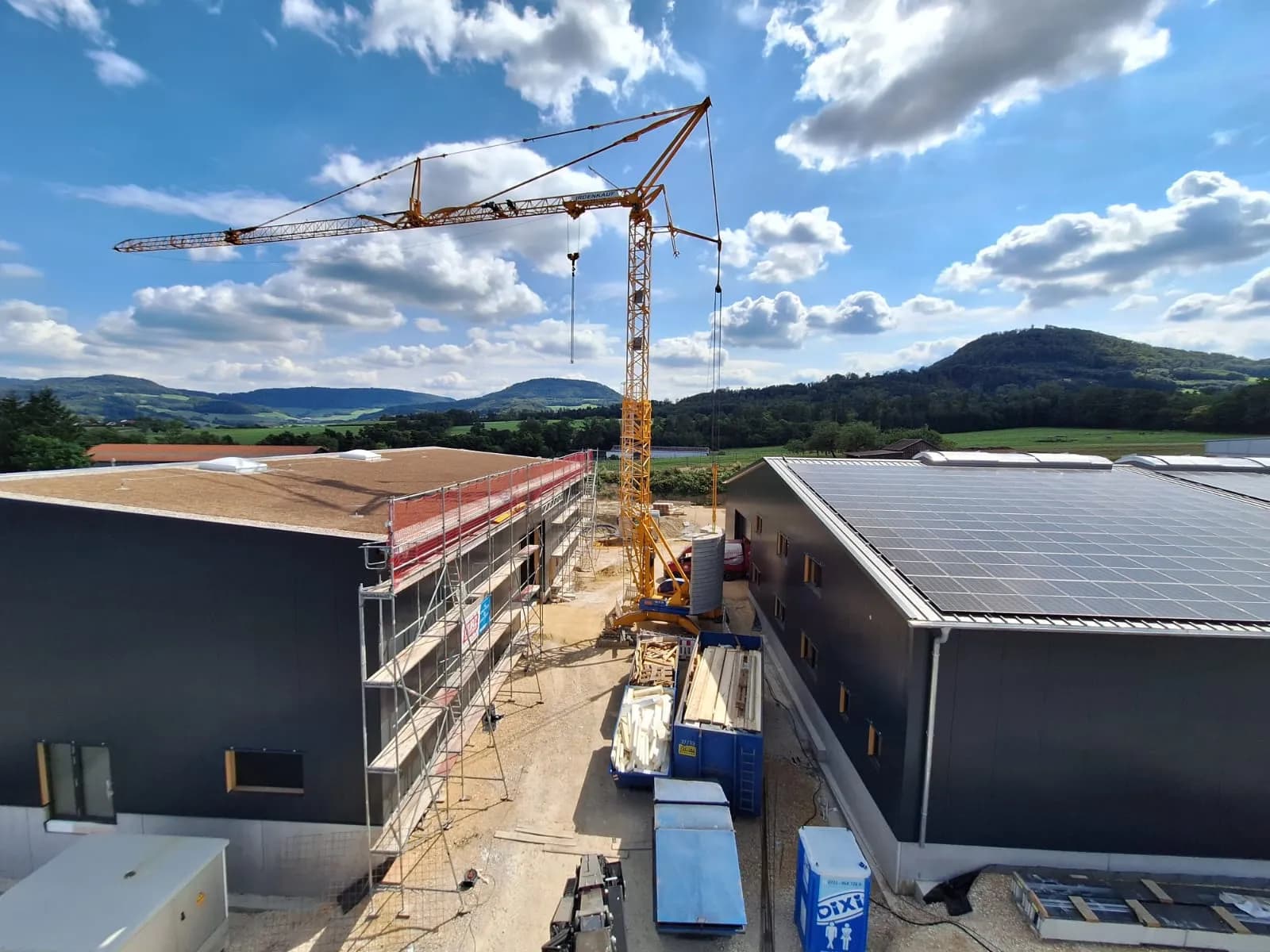 Hala sa solarnim sustavom — Oberösterreich, Austrija